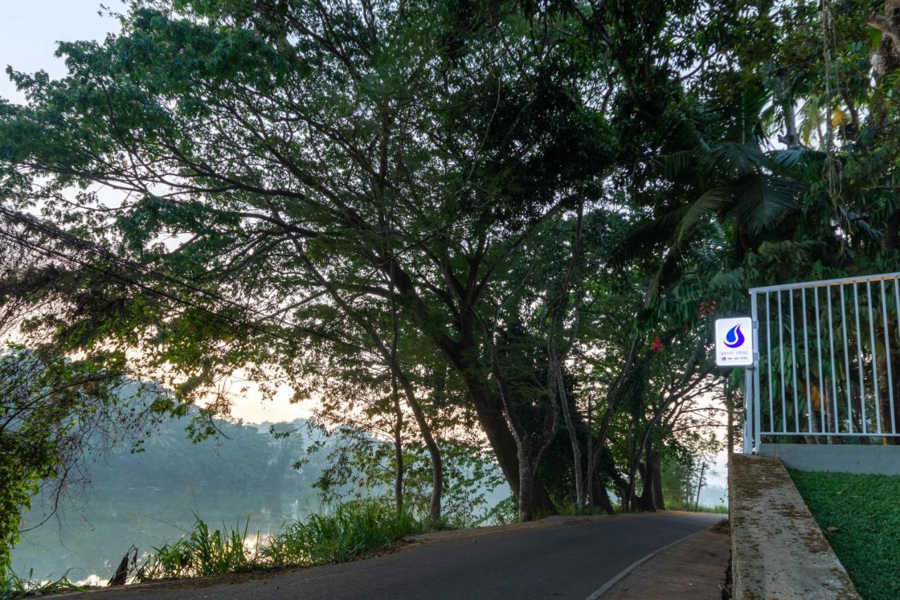 Hotel Waters Spring Kandy Exterior foto